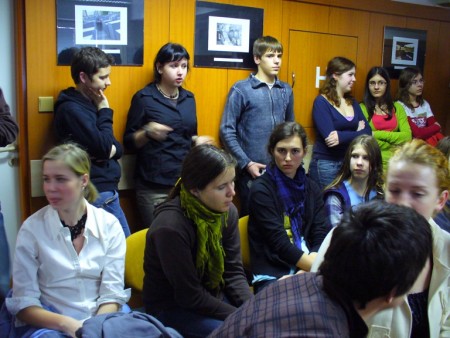 Vernisáž 2009 - studenti.jpg